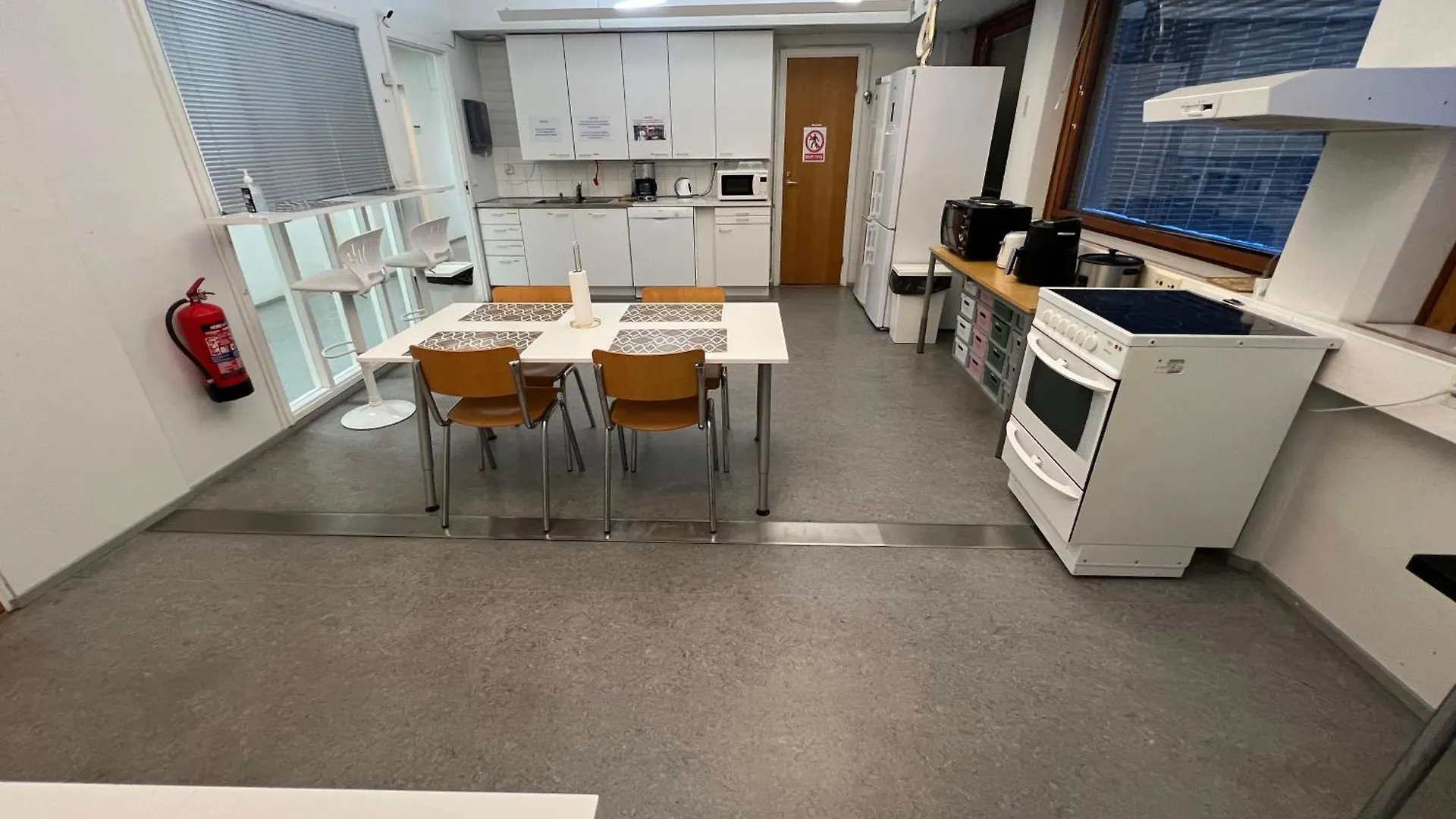 Office House Services 208 Helsinki Hostel